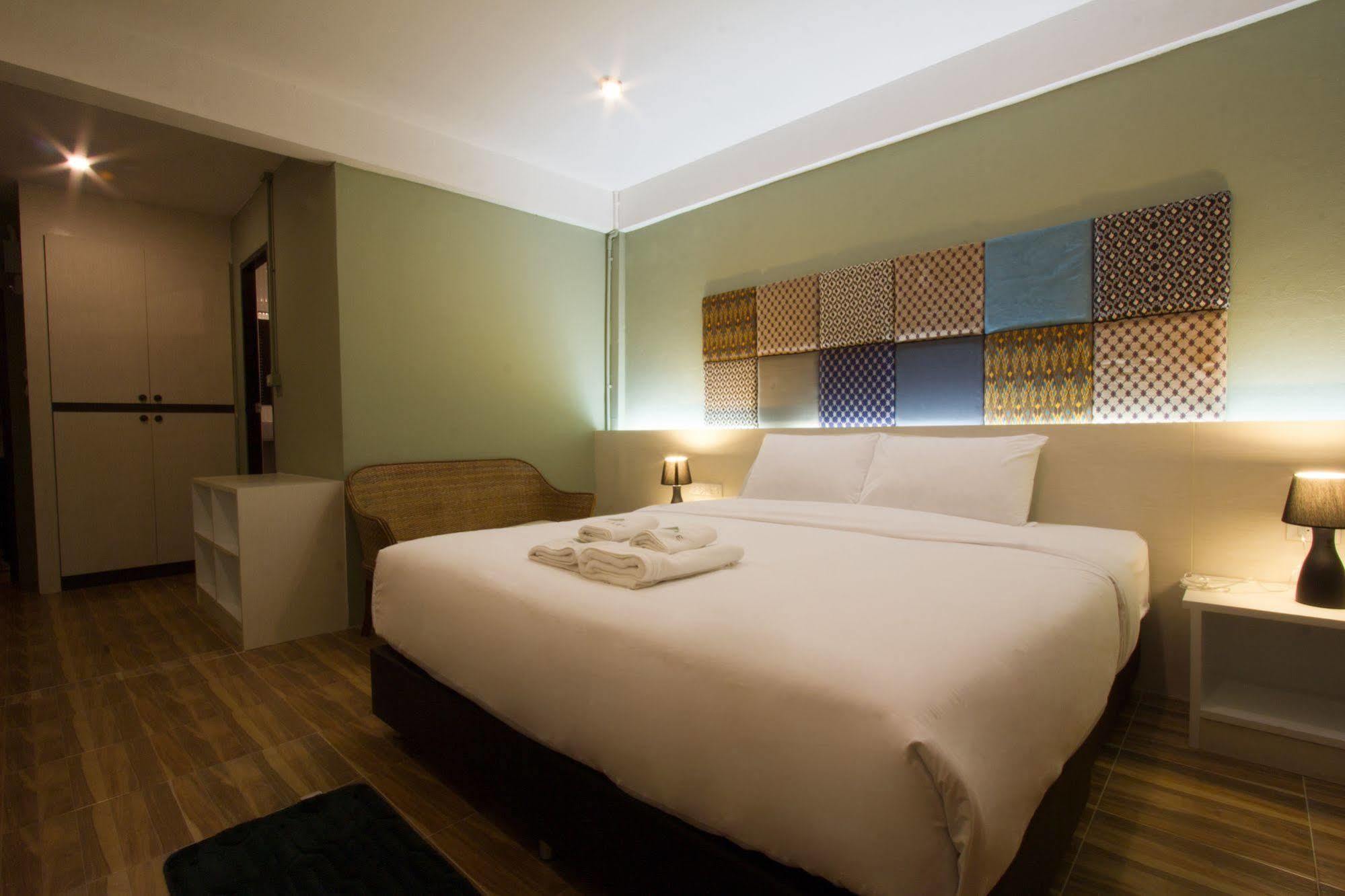 At Ease Bijou Hotel Chiang Mai Bagian luar foto